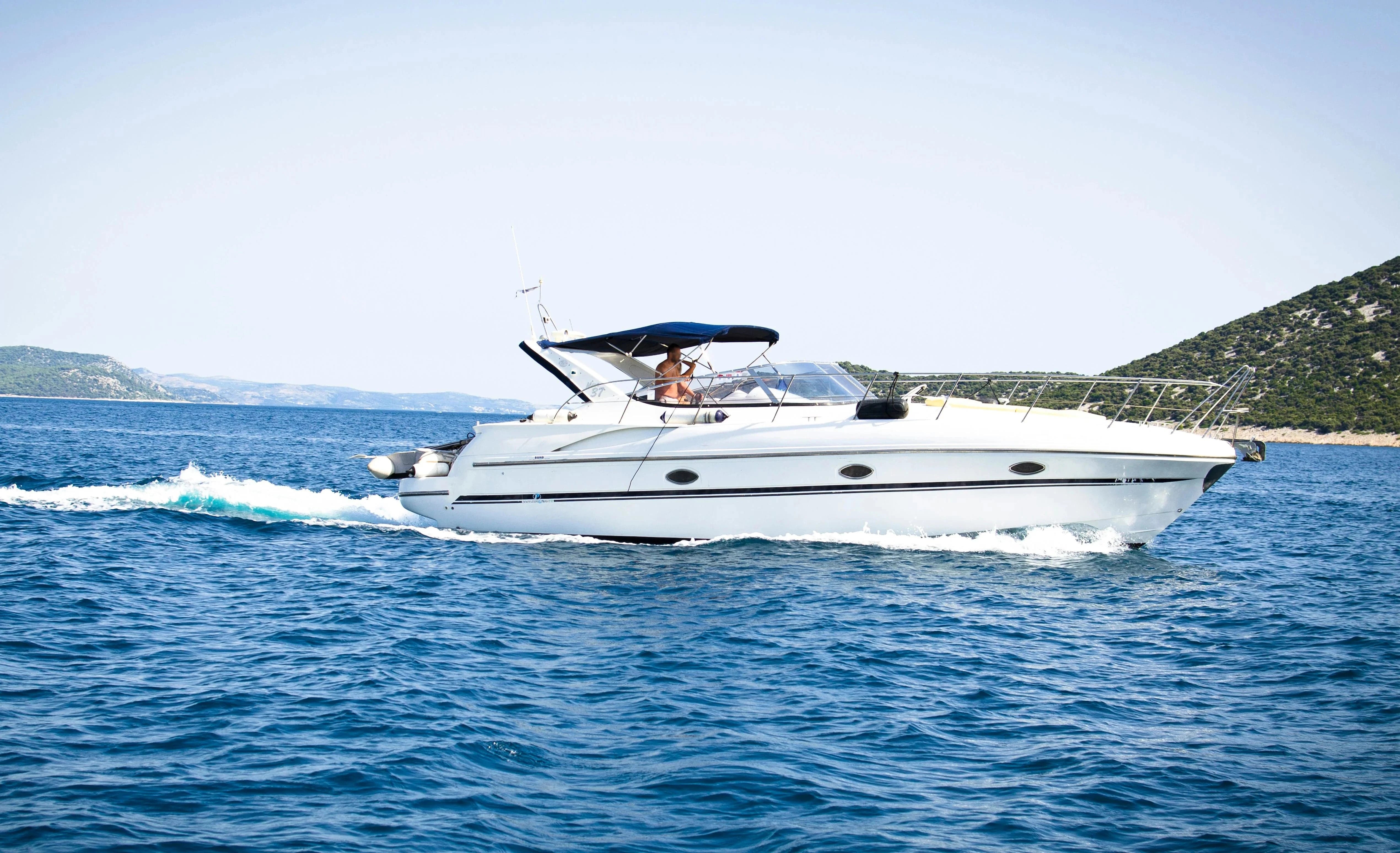 Jaltest_marine_yacht