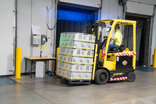 Material_ handling forklift