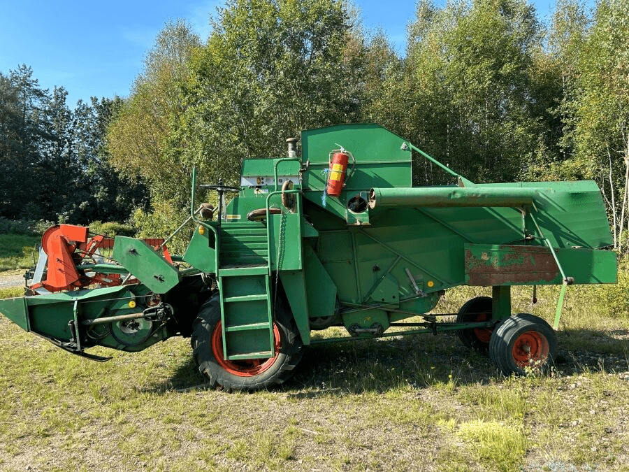 Grain harvester Volvo Aktiv 800 in action, showcasing advanced farming technology for efficient crop harvesting